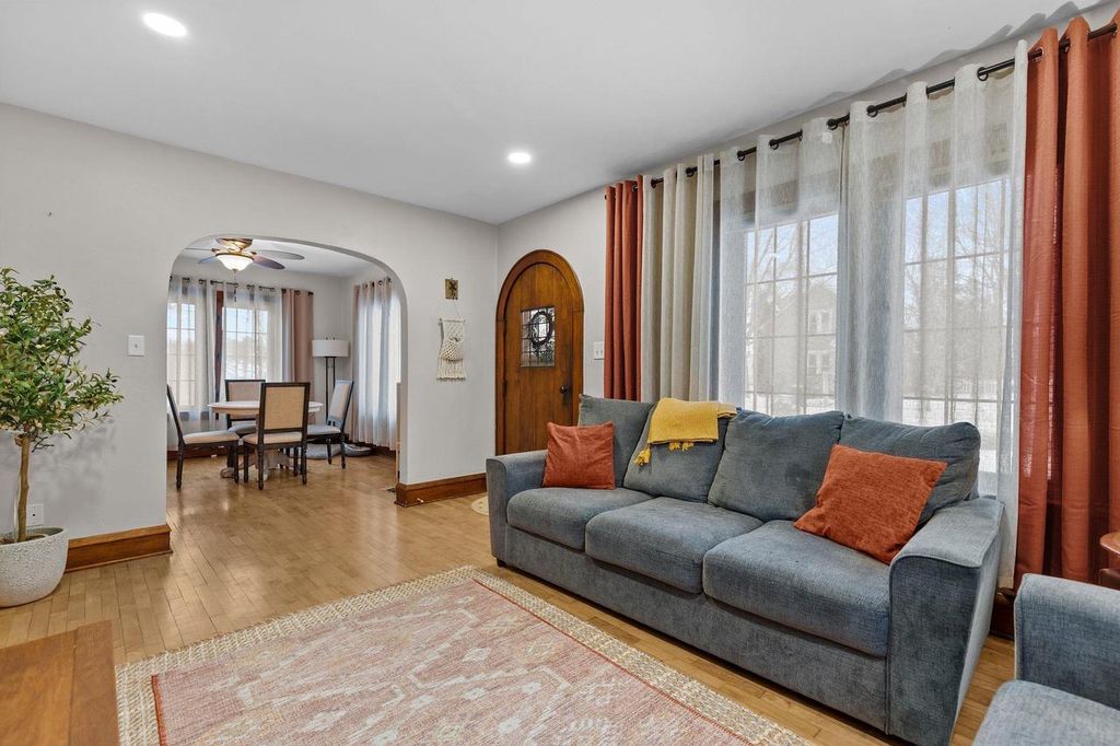 Photo of 913 Desnoyer STREET, Kaukauna, WI 54130 (MLS # 50319521)