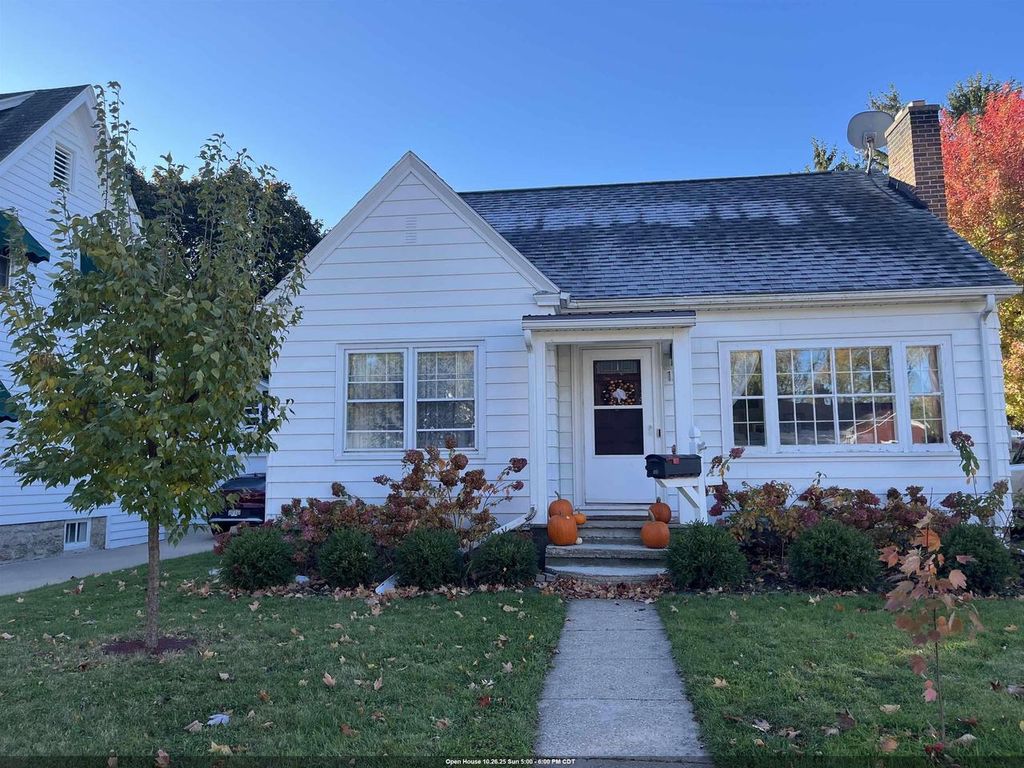 Photo of 135 W 21st AVENUE, Oshkosh, WI 54902 (MLS # 50317251)