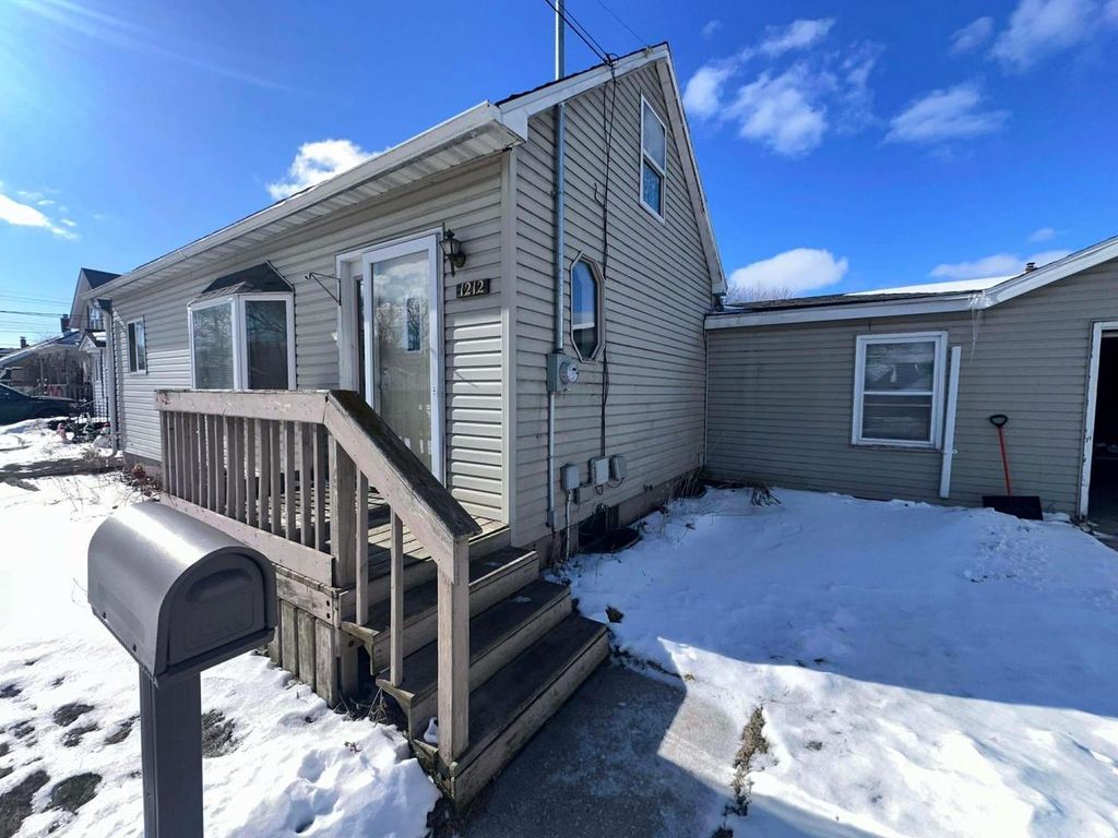 Photo of 1212 Hawthorne STREET, Two Rivers, WI 54241 (MLS # 50320741)