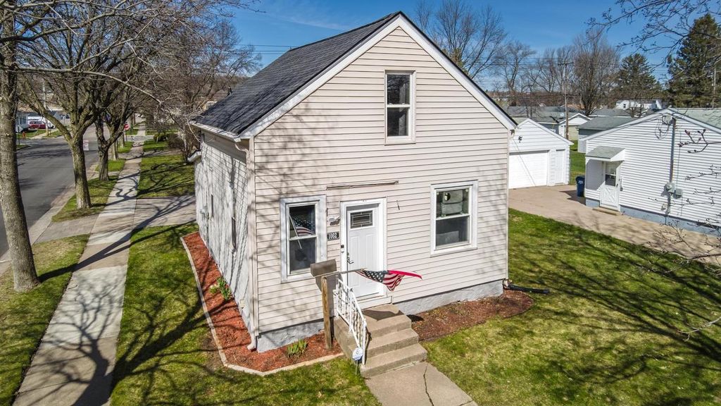 Photo of 1002 N 9th AVENUE, Wausau, WI 54401 (MLS # 22601554)
