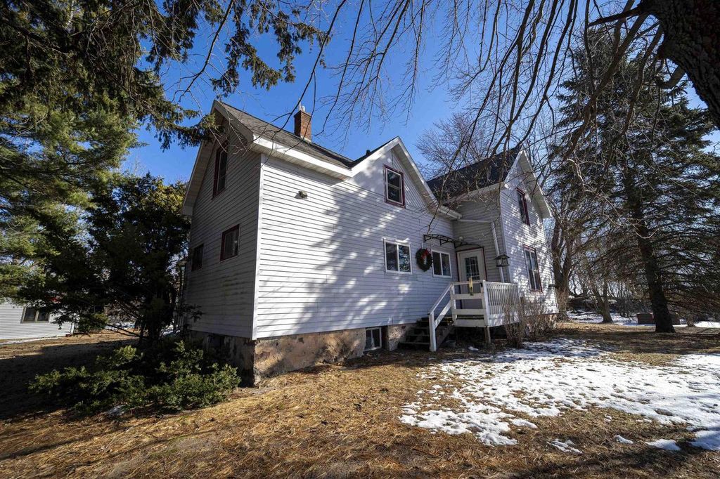 Photo of N916 County Road H, Fremont, WI 54940 (MLS # 50321287)