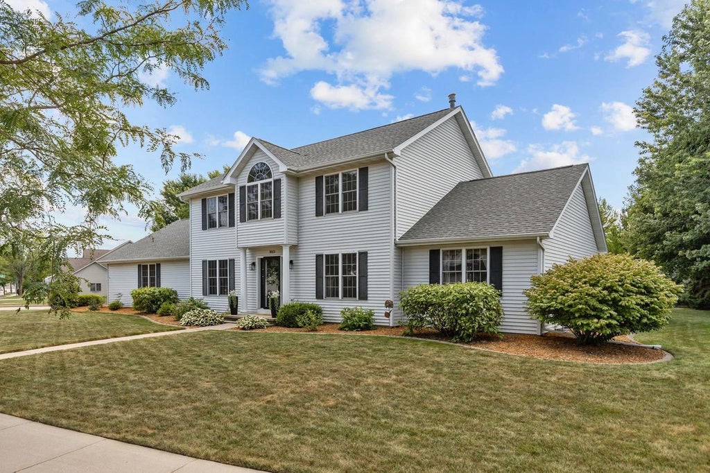 Photo of 3023 E Greenleaf DRIVE, Appleton, WI 54913 (MLS # 50331221)