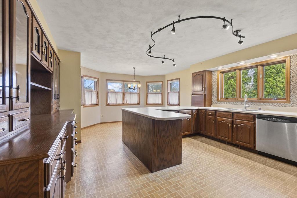 Photo of 1161 Wedgewood LANE, Fond Du Lac, WI 54935 (MLS # 50323161)