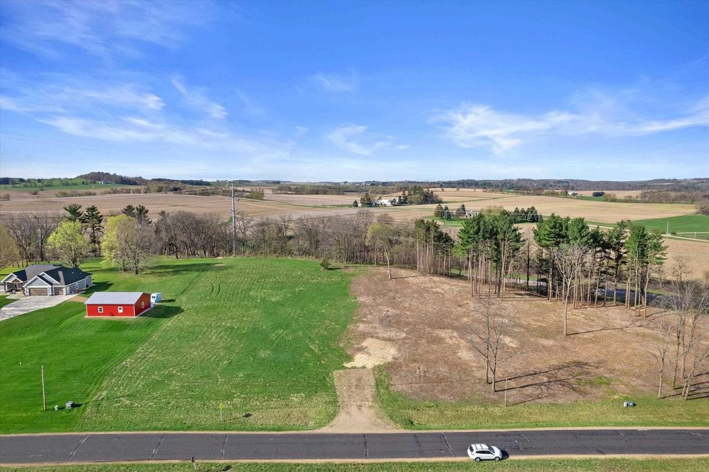 Photo of W8011 Loveland ROAD, Poynette, WI 53955 (MLS # 2022019)