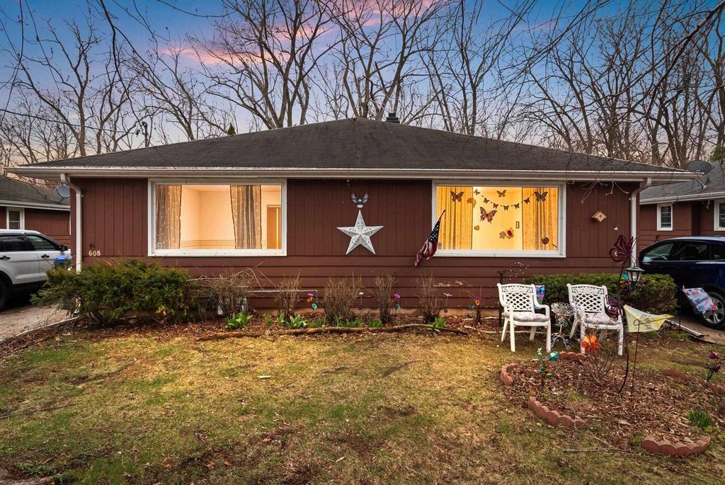 Photo of 608 Knight AVENUE, Neenah, WI 54956 (MLS # 50323819)