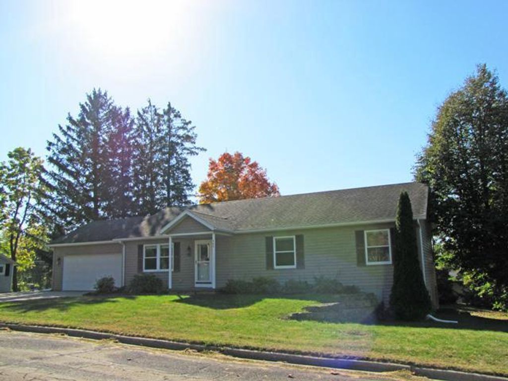 Photo of 4433 W Lisbon AVENUE, Milwaukee, WI 53208 (MLS # 1945060)