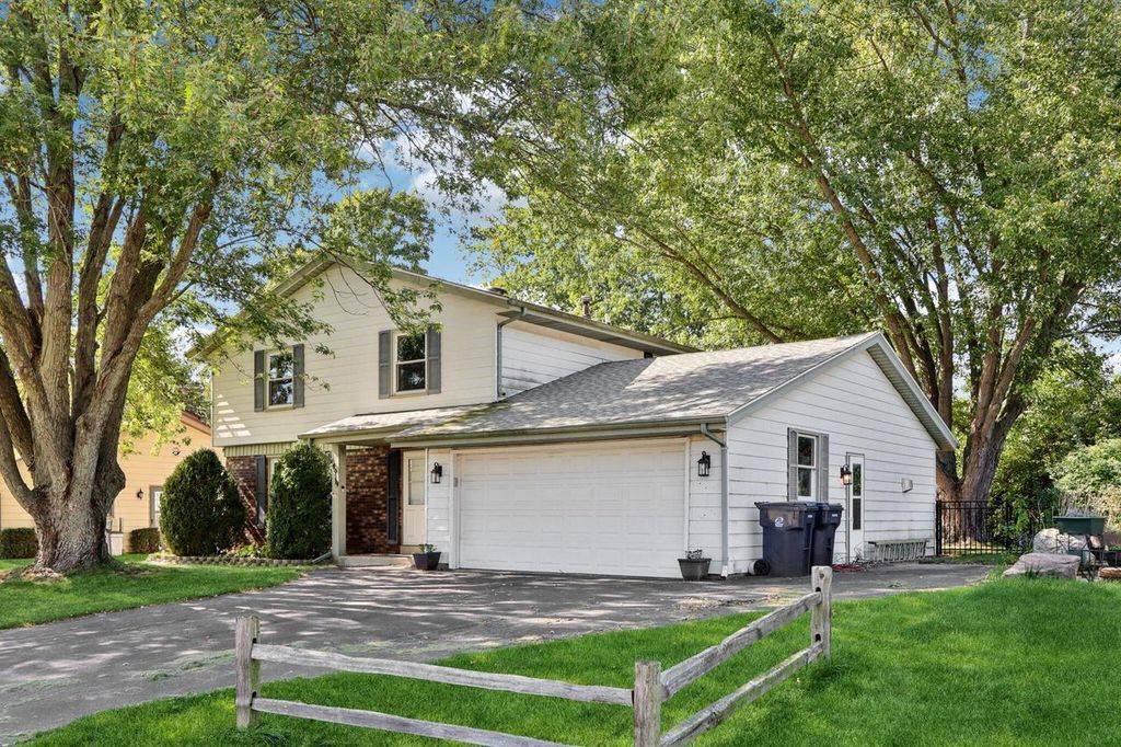 Photo of 4919 Flambeau DRIVE, Mount Pleasant, WI 53406 (MLS # 1938157)