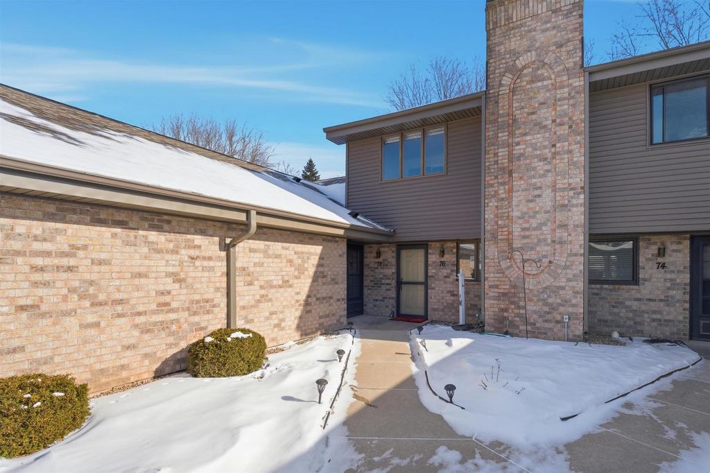 Photo of 76 Spencer COURT, Appleton, WI 54914 (MLS # 50320668)