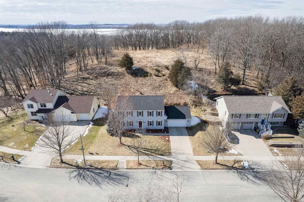 Photo of 4102 Meadow Valley DRIVE, Madison, WI 53704 (MLS # 2017330)