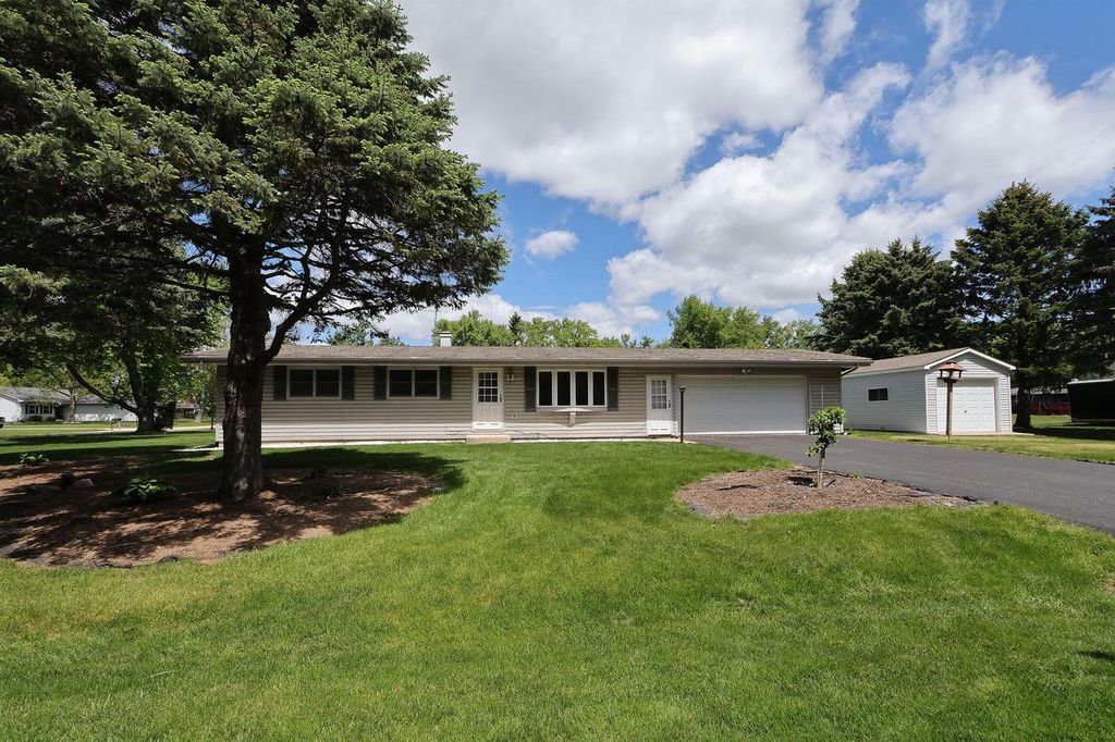 Photo of 37706 88th STREET, Burlington, WI 53105 (MLS # 1962835)