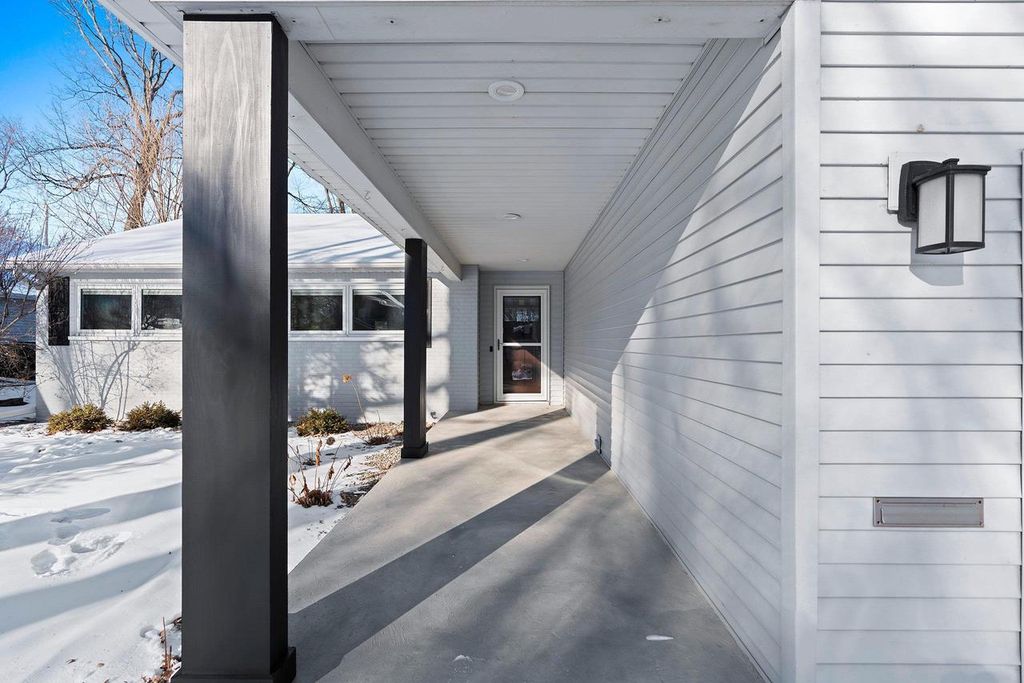 Photo of 1040 E Moorpark AVENUE, Appleton, WI 54911 (MLS # 50320488)