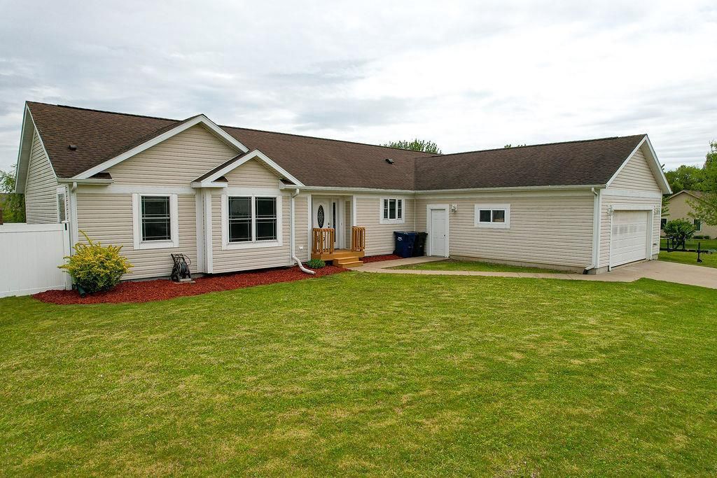 Photo of 1001 Riverwood PLACE, Sparta, WI 54656 (MLS # 2024116)