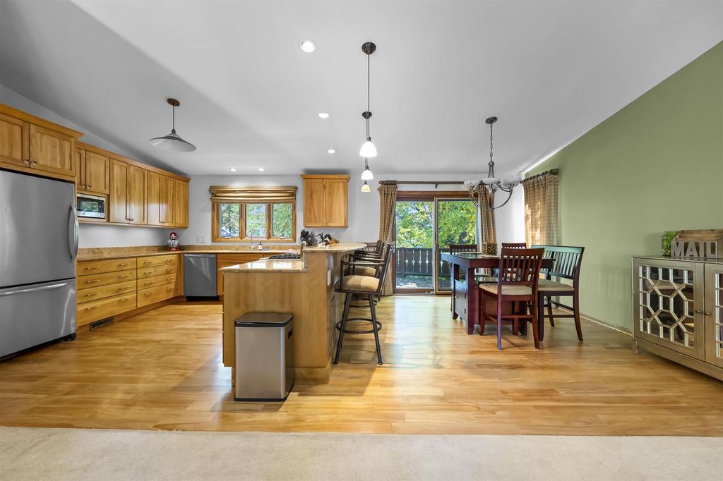 Photo of N65W38281 Woodlake DRIVE, Oconomowoc, WI 53066 (MLS # 1945110)