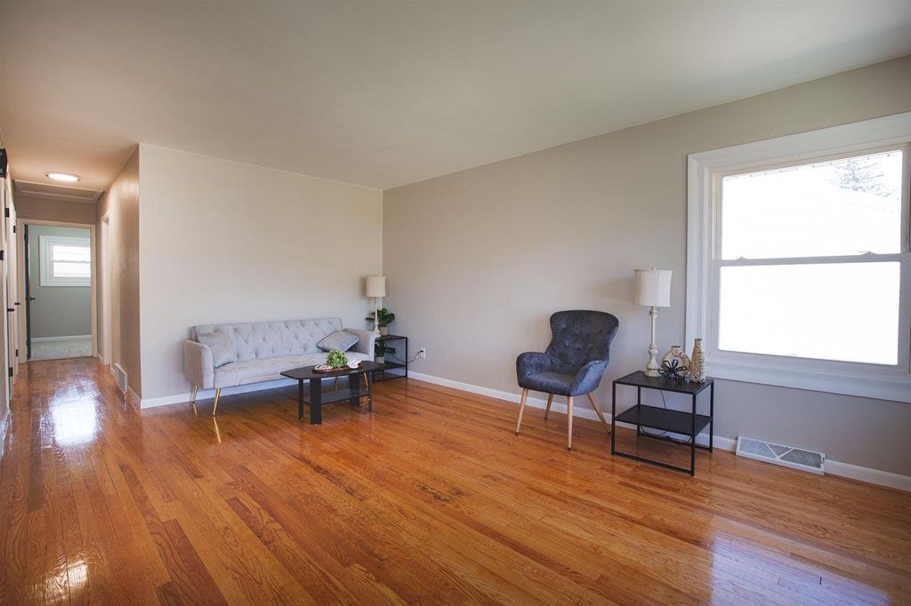 Photo of 1519 Adams AVENUE, Oshkosh, WI 54902 (MLS # 50325141)