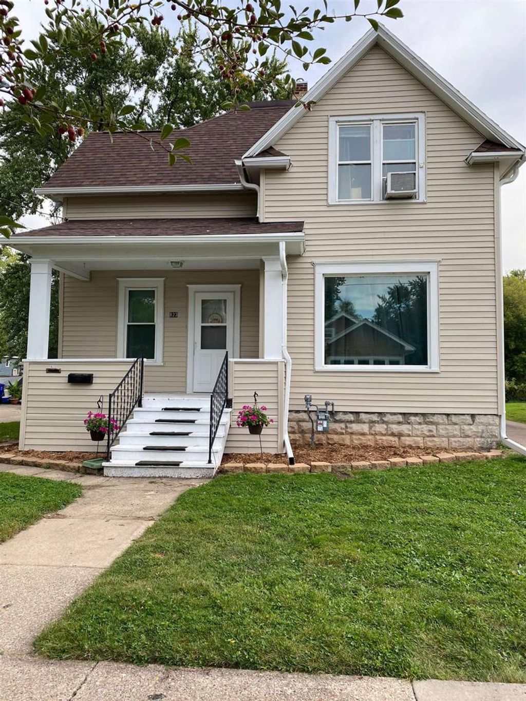 Photo of 823 W Oklahoma STREET, Appleton, WI 54914 (MLS # 50322515)