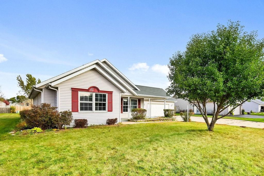 Photo of 2708 Omaha DRIVE, Janesville, WI 53546 (MLS # 2010686)