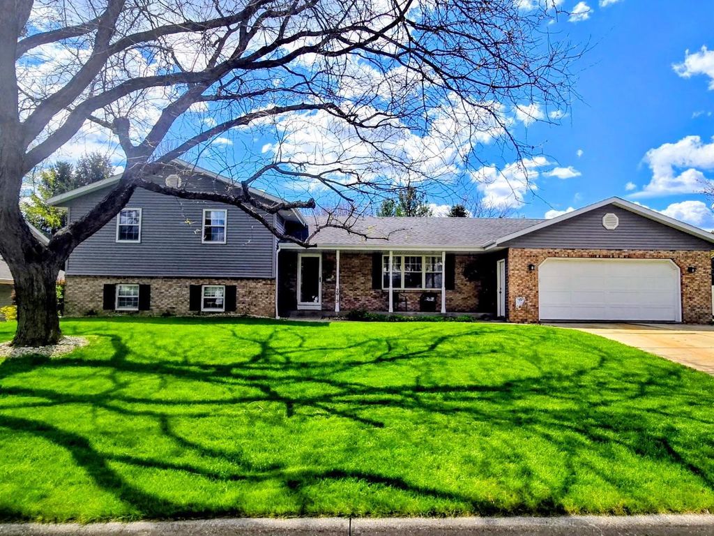 Photo of 2913 Dartmouth DRIVE, Janesville, WI 53548 (MLS # 2023571)