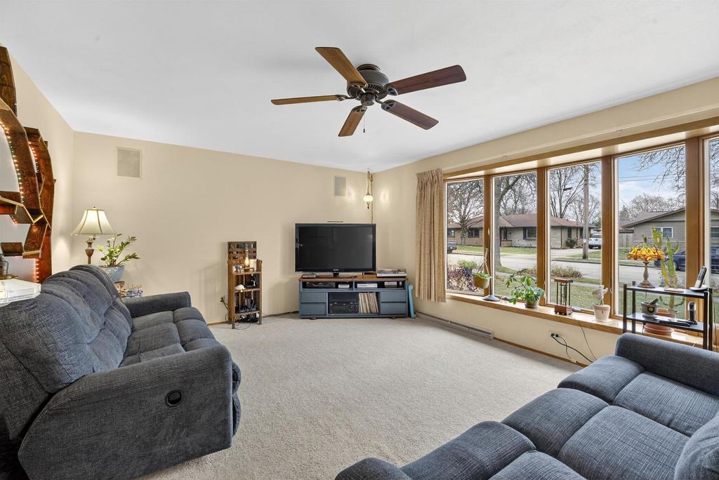 Photo of 2205 Welhouse DRIVE, Kaukauna, WI 54130 (MLS # 50318860)