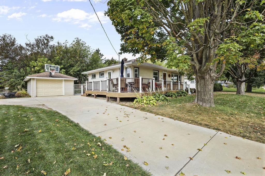 Photo of 706 Powers AVENUE, Madison, WI 53714 (MLS # 2010232)