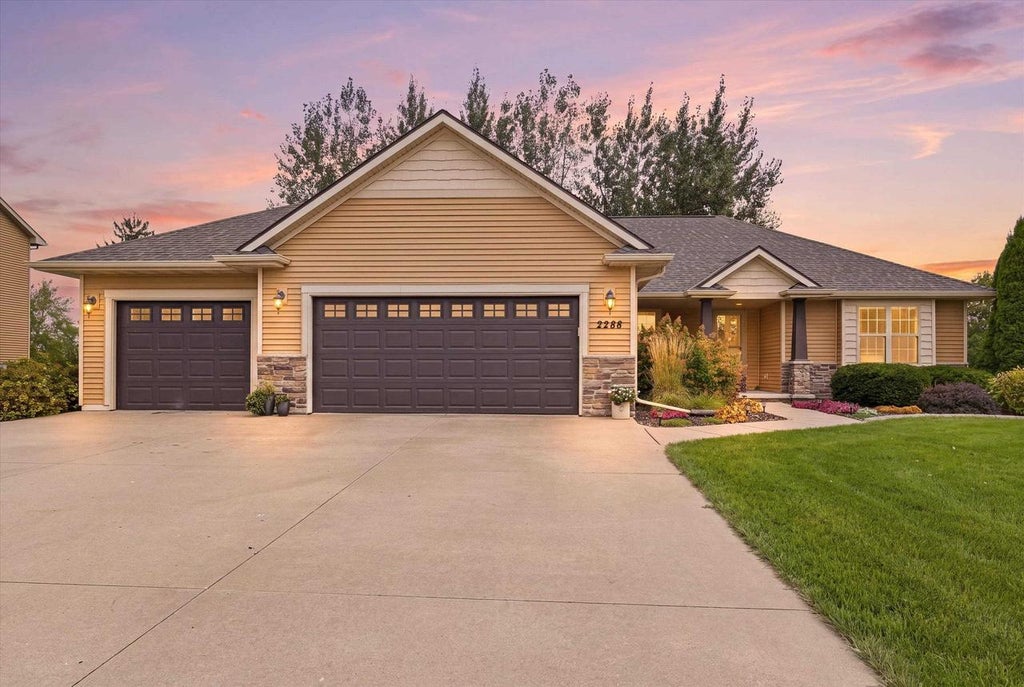 Photo of N2288 Hillandale DRIVE, Greenville, WI 54942 (MLS # 50332898)