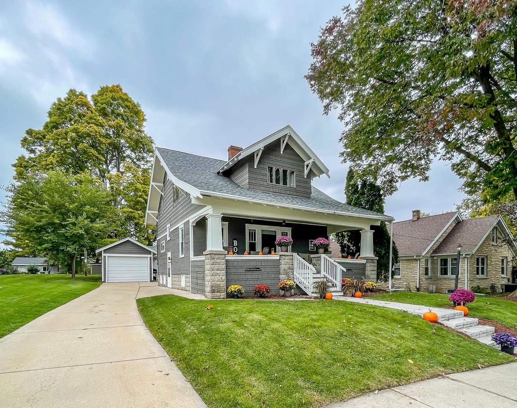 Photo of 1325 S 11th STREET, Sheboygan, WI 53081 (MLS # 1944512)