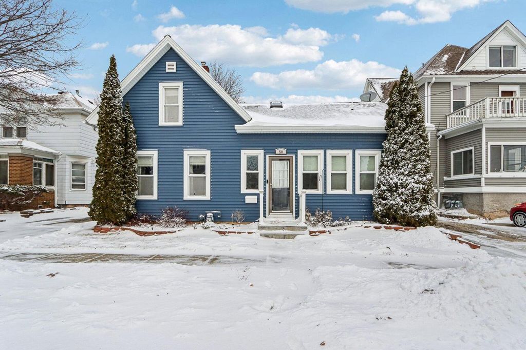 Photo of 50 E State STREET, Hartford, WI 53027 (MLS # 1946508)