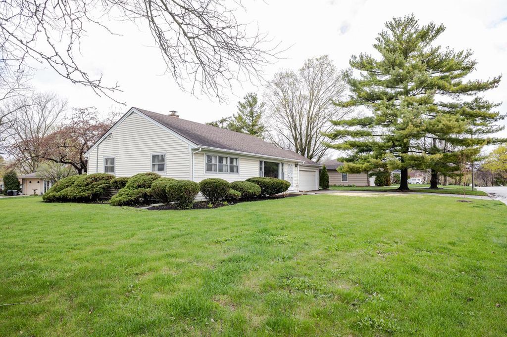 Photo of 3211 N 106th STREET, Wauwatosa, WI 53222 (MLS # 1958687)