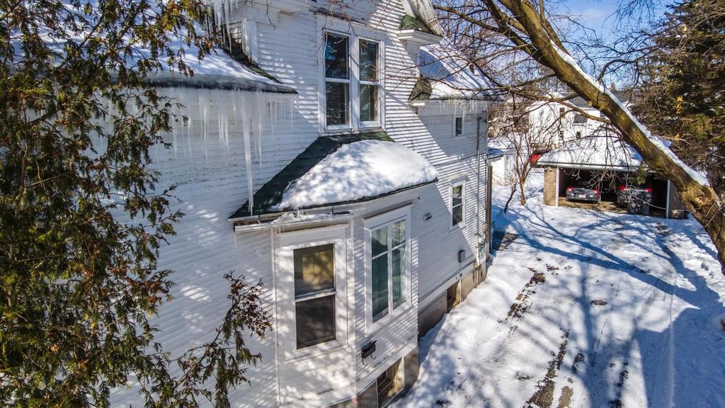 Photo of 518 Lincoln AVENUE, Wausau, WI 54403 (MLS # 22600027)