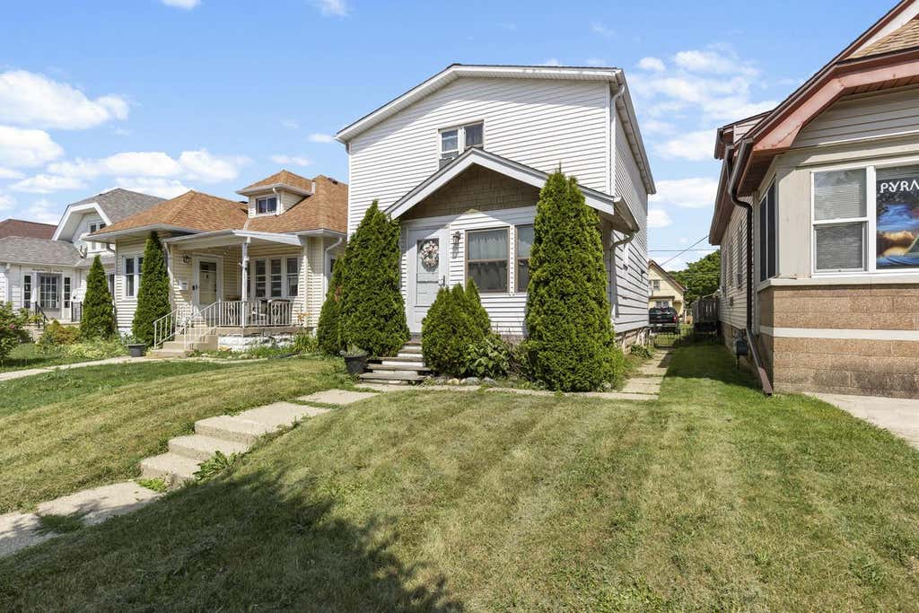 Photo of 2152 S 72nd STREET, West Allis, WI 53219 (MLS # 1970674)