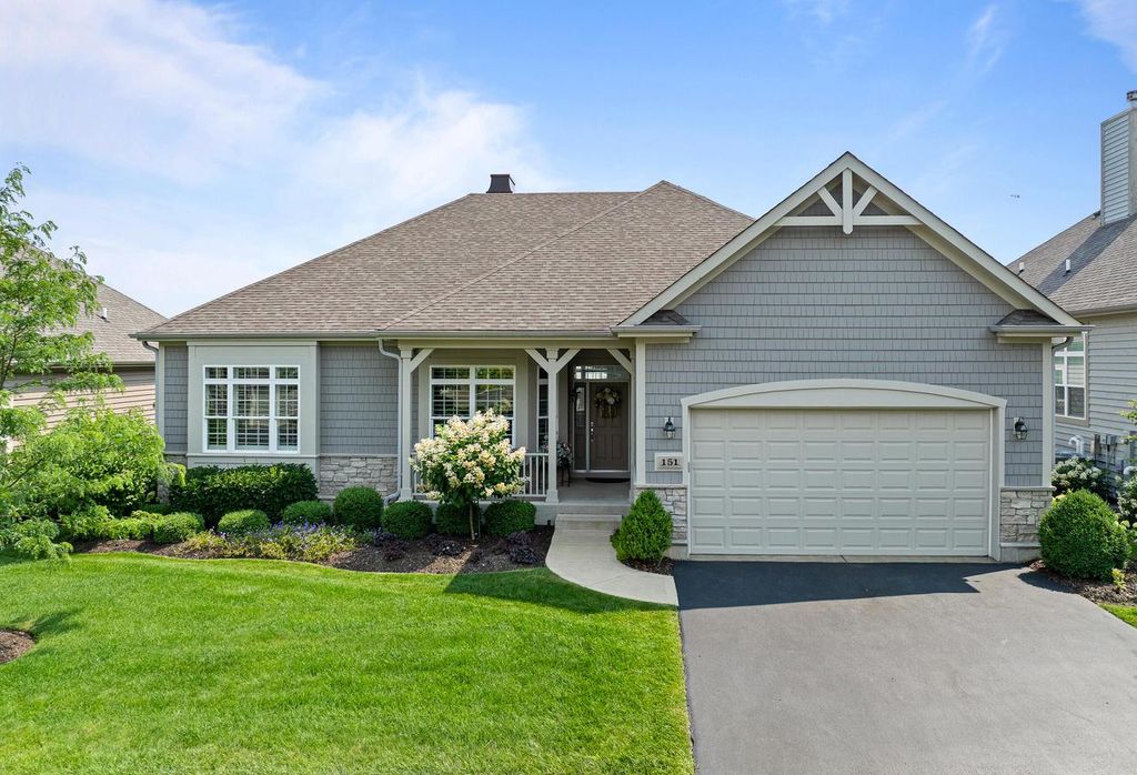 Photo of 151 Lake Vista CIRCLE #51, Fontana, WI 53125 (MLS # 1939846)