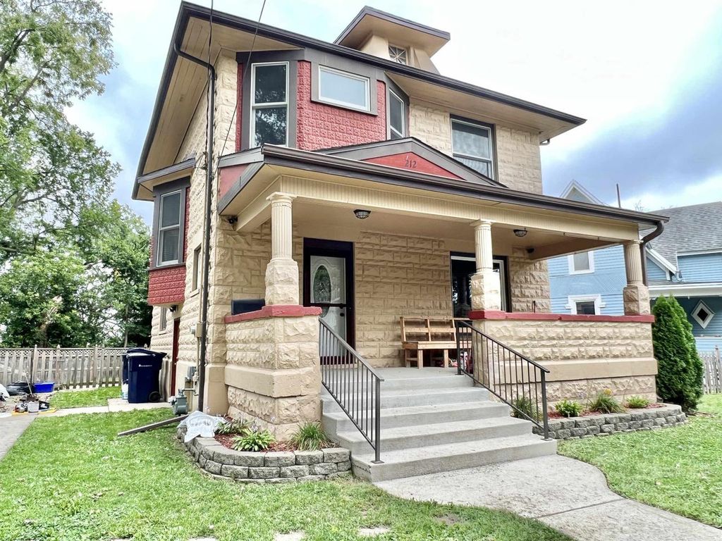 Photo of 4100 S Lake DRIVE #116, Saint Francis, WI 53235 (MLS # 1945004)