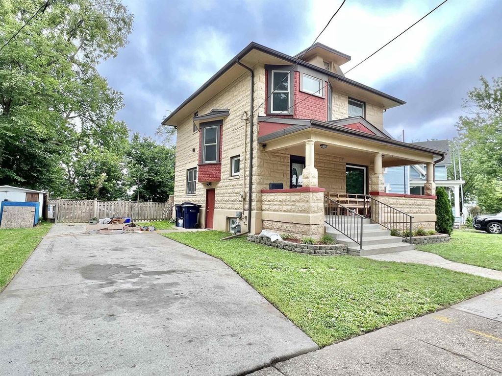 Photo of 4100 S Lake DRIVE #116, Saint Francis, WI 53235 (MLS # 1945004)