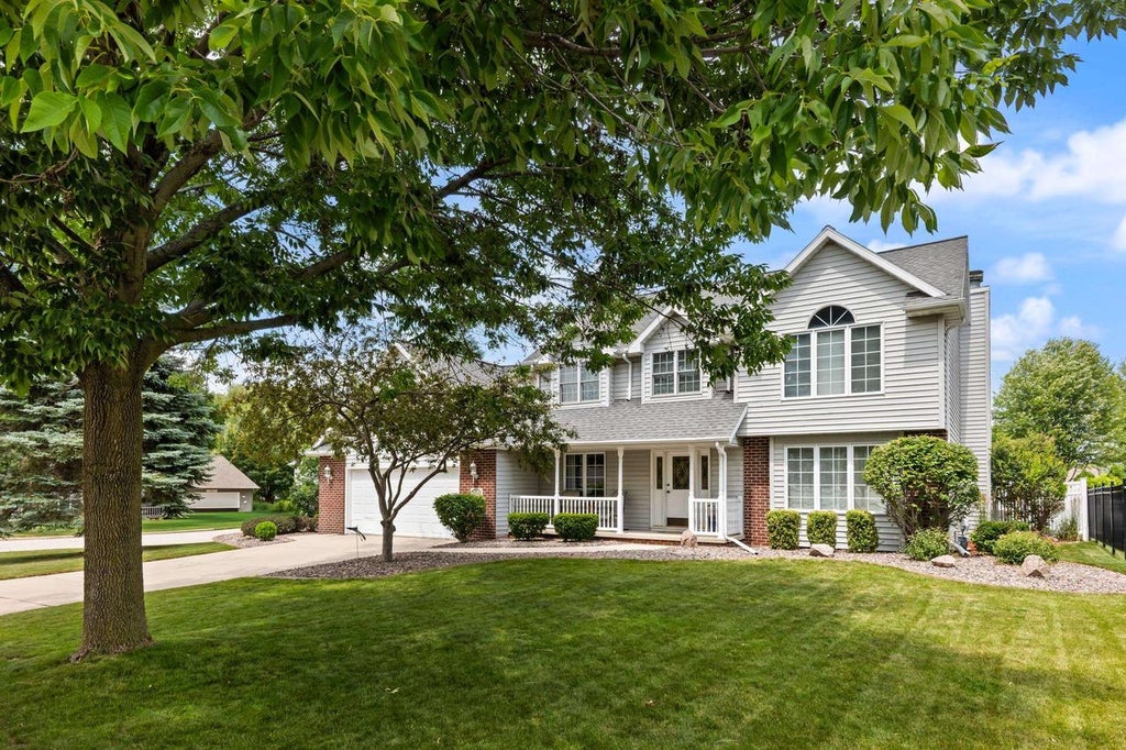 Photo of 2645 Englewood ROAD, Green Bay, WI 54311 (MLS # 50329782)