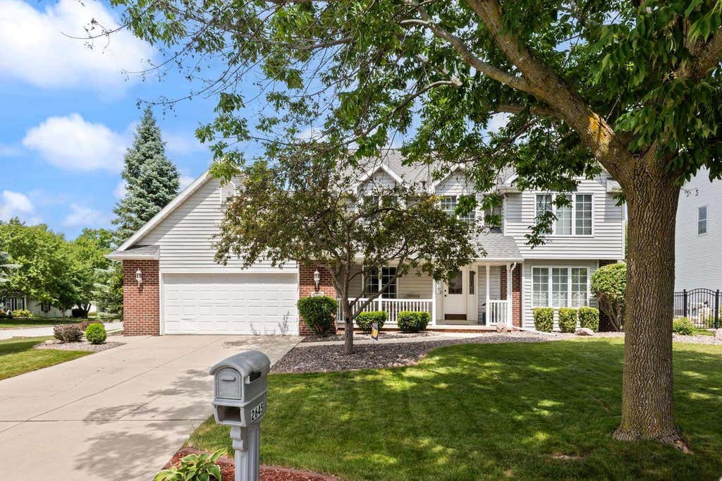 Photo of 2645 Englewood ROAD, Green Bay, WI 54311 (MLS # 50329782)