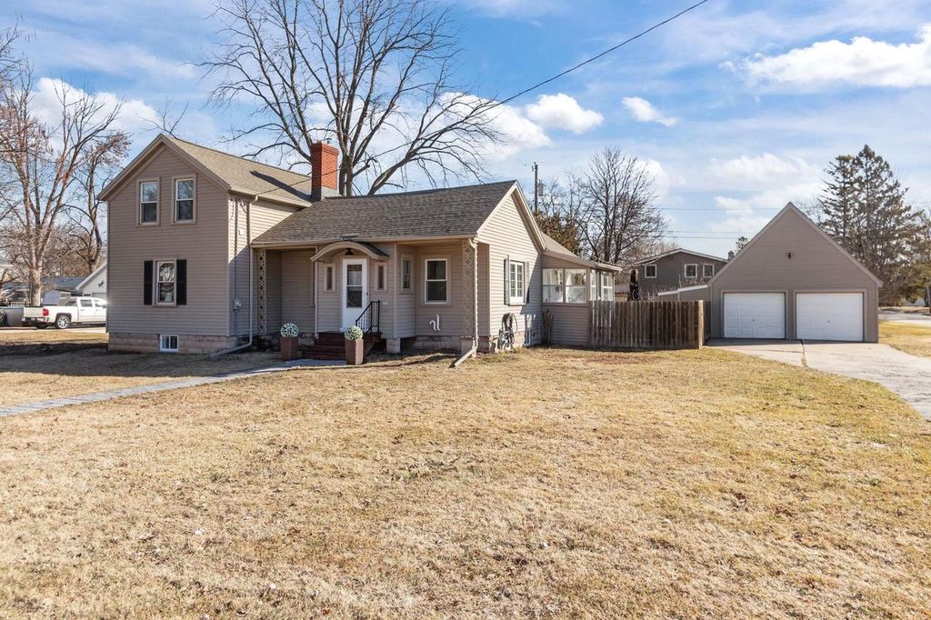 Photo of 1830 S Oneida STREET, Appleton, WI 54915 (MLS # 50322730)
