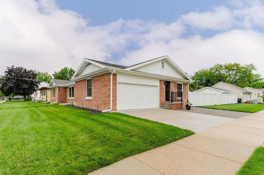 Photo of 1433 Hazel STREET, Oshkosh, WI 54901 (MLS # 50332326)