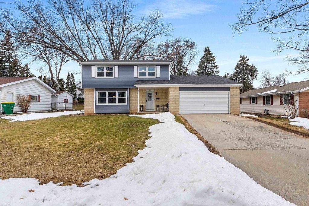 Photo of 425 Saratoga STREET, Green Bay, WI 54303 (MLS # 50322638)