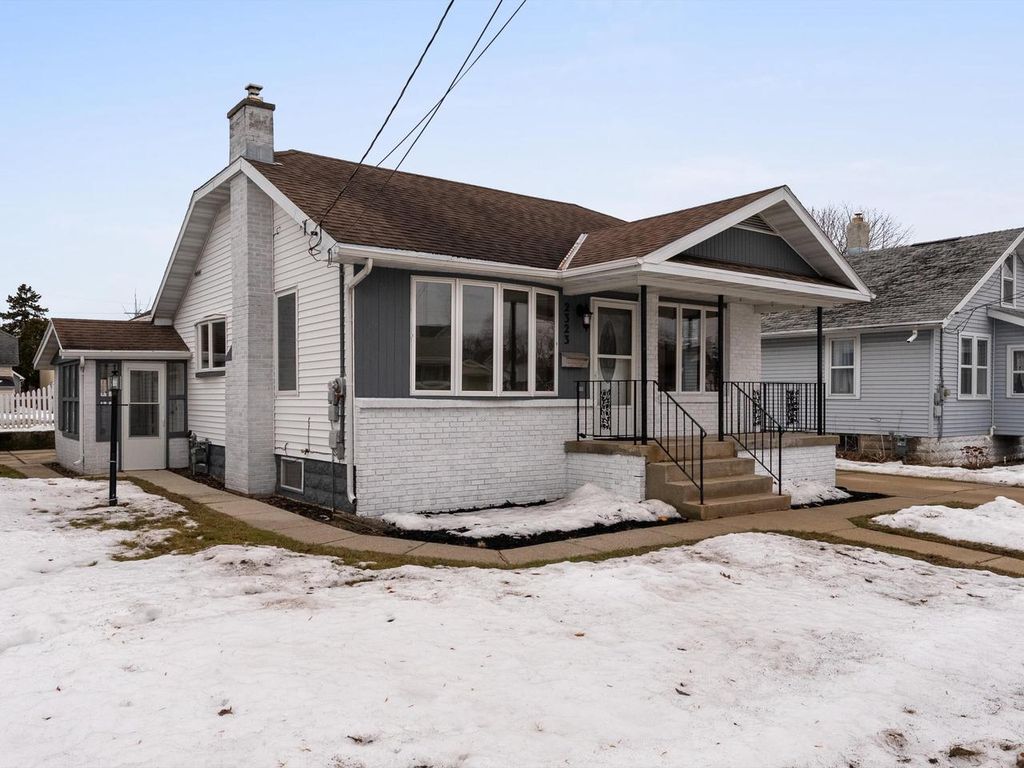 Photo of 2323 9th PLACE, Two Rivers, WI 54241 (MLS # 1945747)