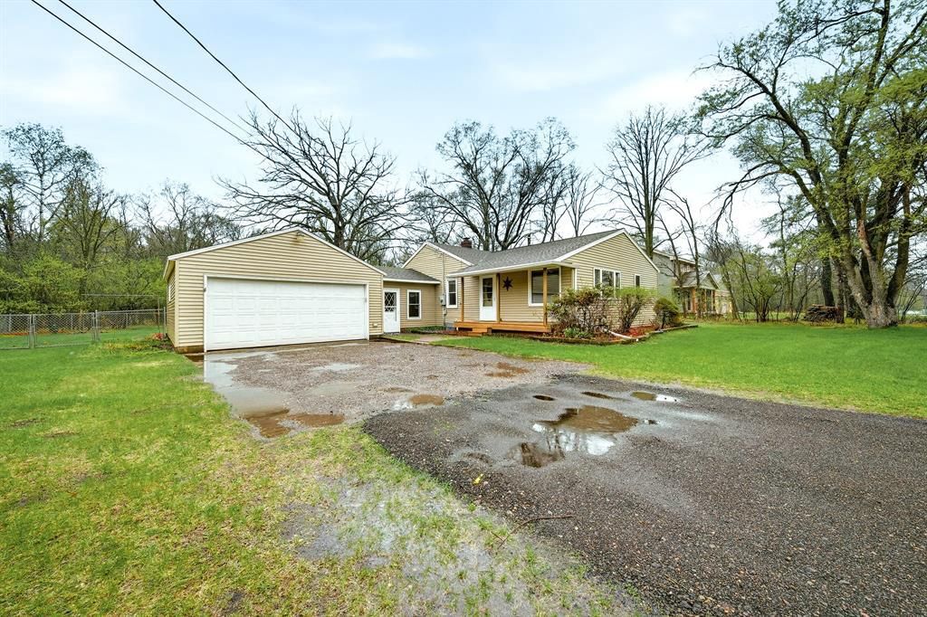 Photo of 1213 Ervin ROAD, Eau Claire, WI 54703 (MLS # 1600577)