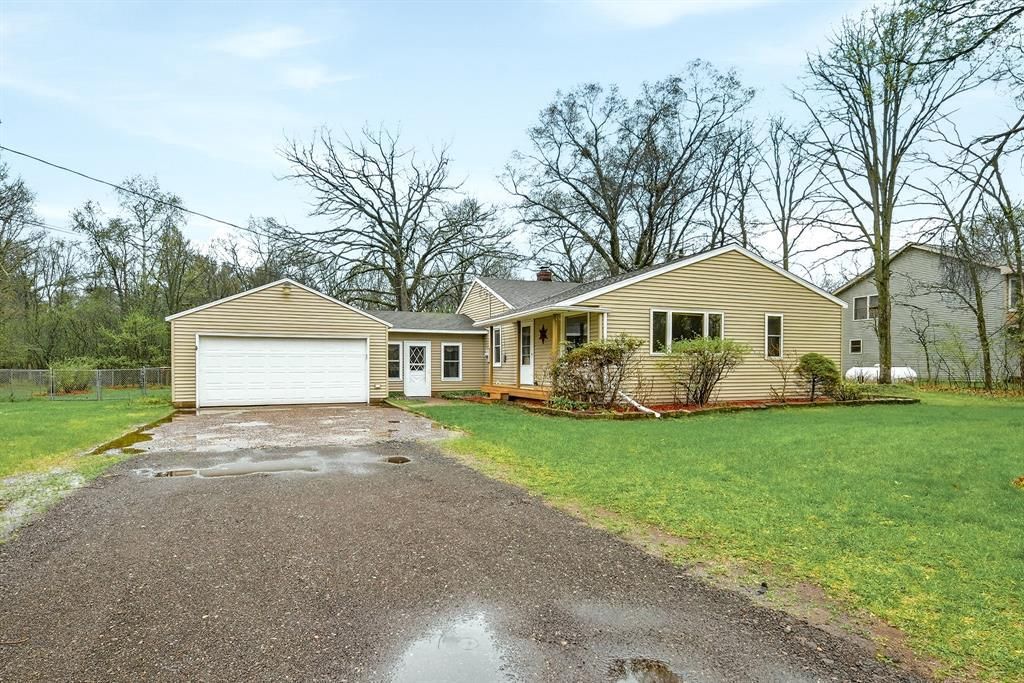 Photo of 1213 Ervin ROAD, Eau Claire, WI 54703 (MLS # 1600577)