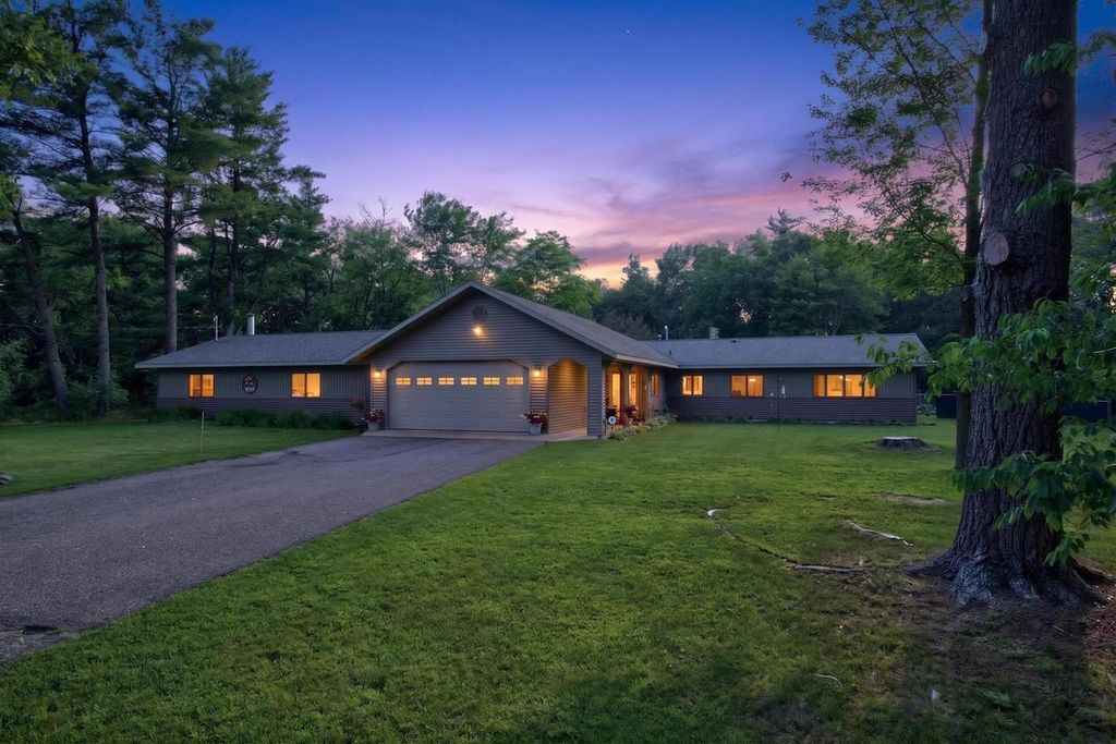 Photo of 8330 Shady Pines AVENUE, Wisconsin Rapids, WI 54494 (MLS # 22603028)
