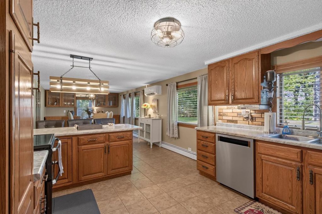 Photo of 8330 Shady Pines AVENUE, Wisconsin Rapids, WI 54494 (MLS # 22603028)