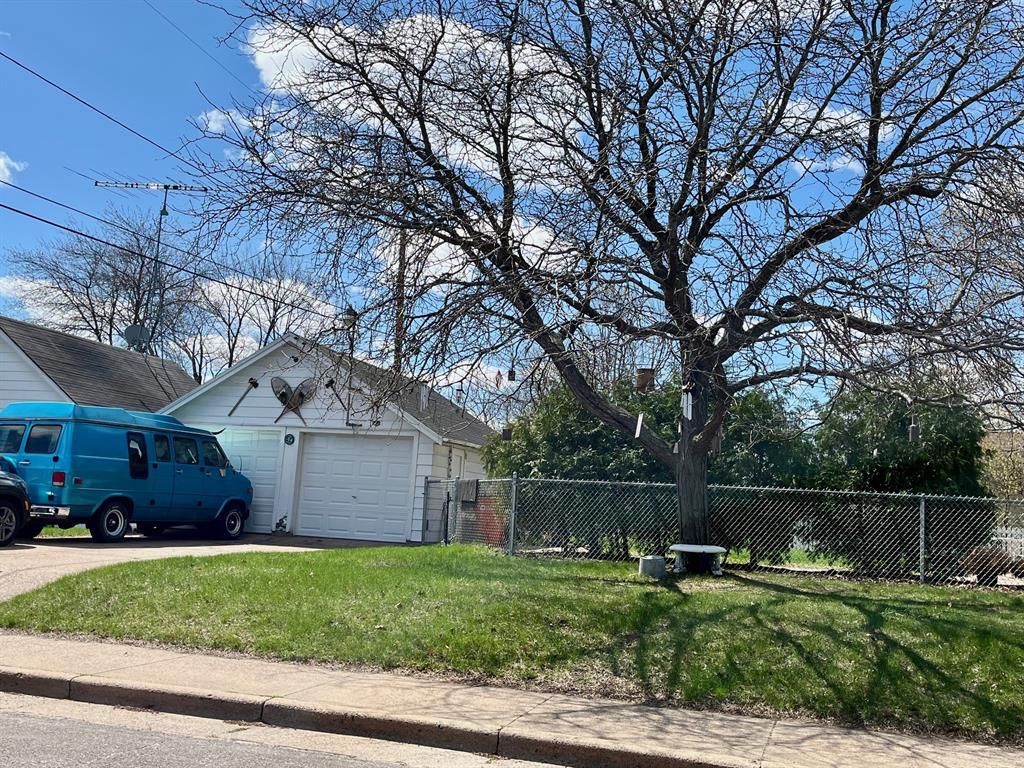 Photo of 1721 Hogeboom Ave #1-2, Eau Claire, WI 54701 (MLS # 1600207)