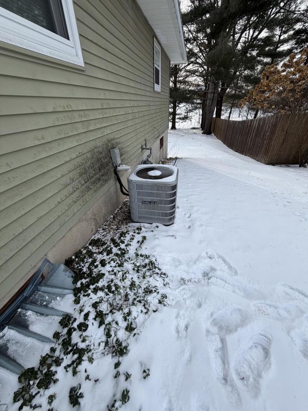 Photo of 951 Brentwood DRIVE, Port Edwards, WI 54469 (MLS # 22600410)