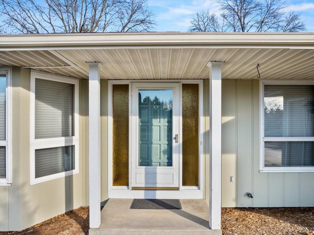 Photo of 1311 N Wood AVENUE, Marshfield, WI 54449 (MLS # 22505410)