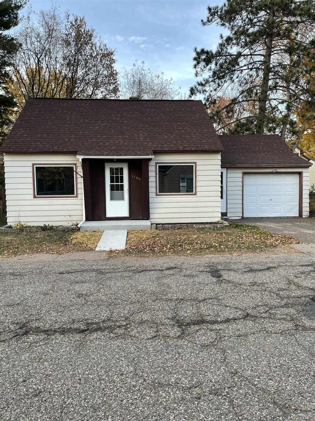 Photo of 1708 Pardee STREET, Wausau, WI 54401 (MLS # 22505316)
