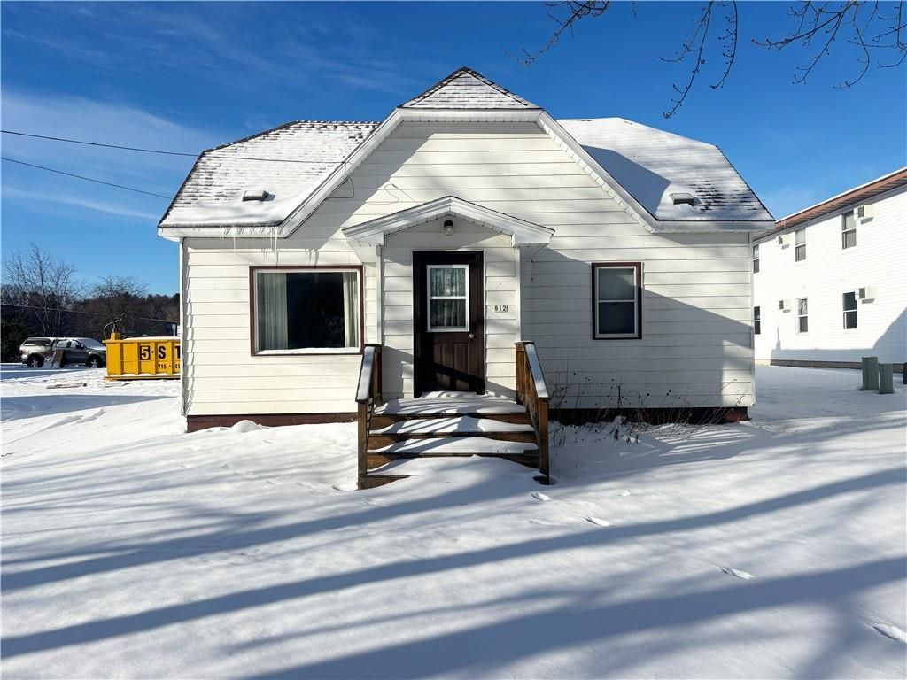 Photo of 816 and 812 S Wisconsin AVENUE #816 and 812, Rice Lake, WI 54868 (MLS # 1597375)