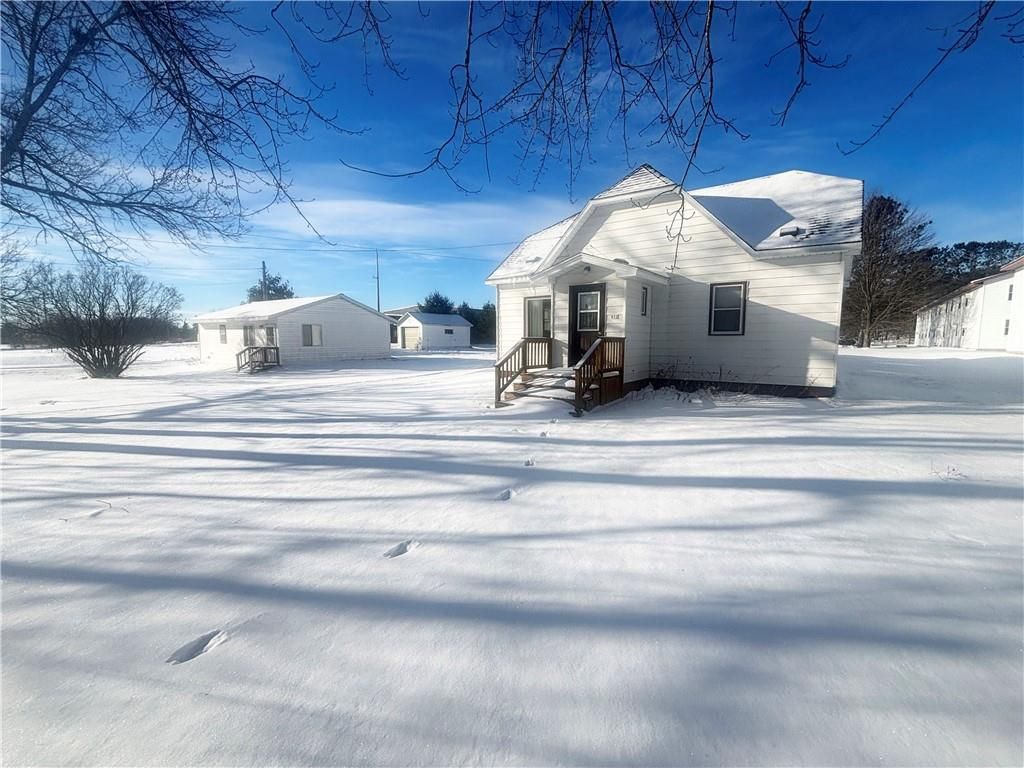 Photo of 816 and 812 S Wisconsin AVENUE #816 and 812, Rice Lake, WI 54868 (MLS # 1597375)