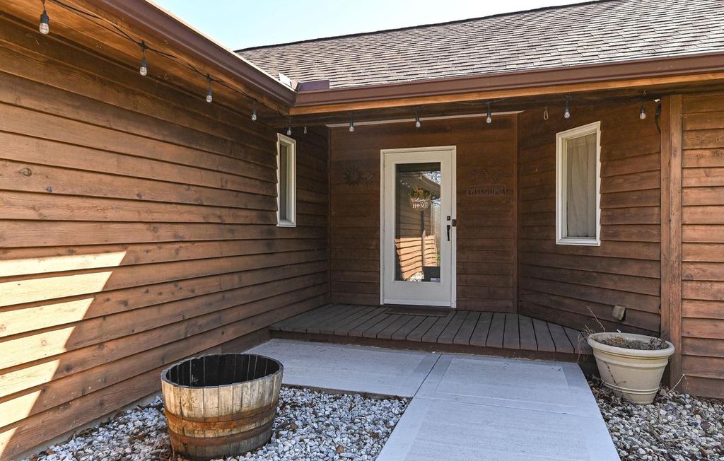 Photo of 8801 Hart DRIVE, Waterford, WI 53185 (MLS # 1957077)