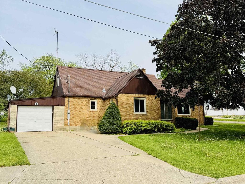 Photo of 820 9th AVENUE, Monroe, WI 53566 (MLS # 2023667)